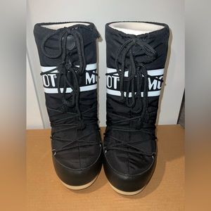 Moon boots